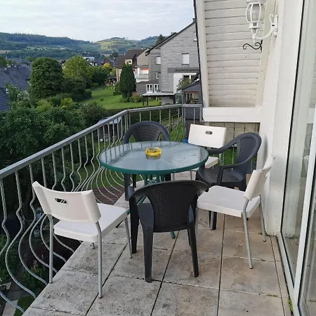 Grosse Ferienwohnung In Ruhiger Lage Mit Bergpanorama Olsberg Buitenkant foto