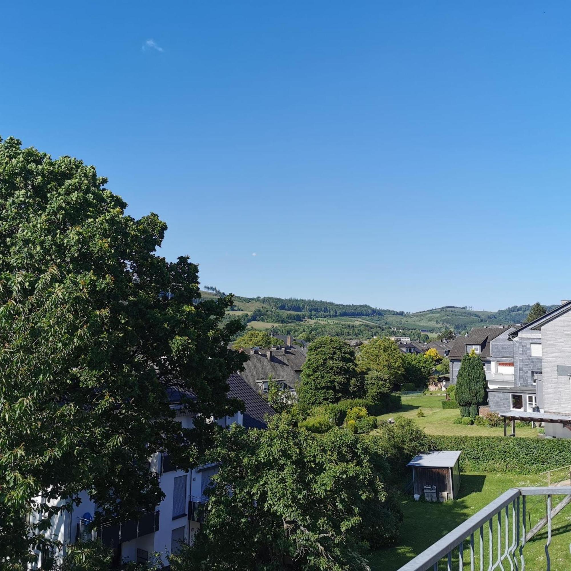 Grosse In Ruhiger Lage Mit Bergpanorama Apartment Olsberg