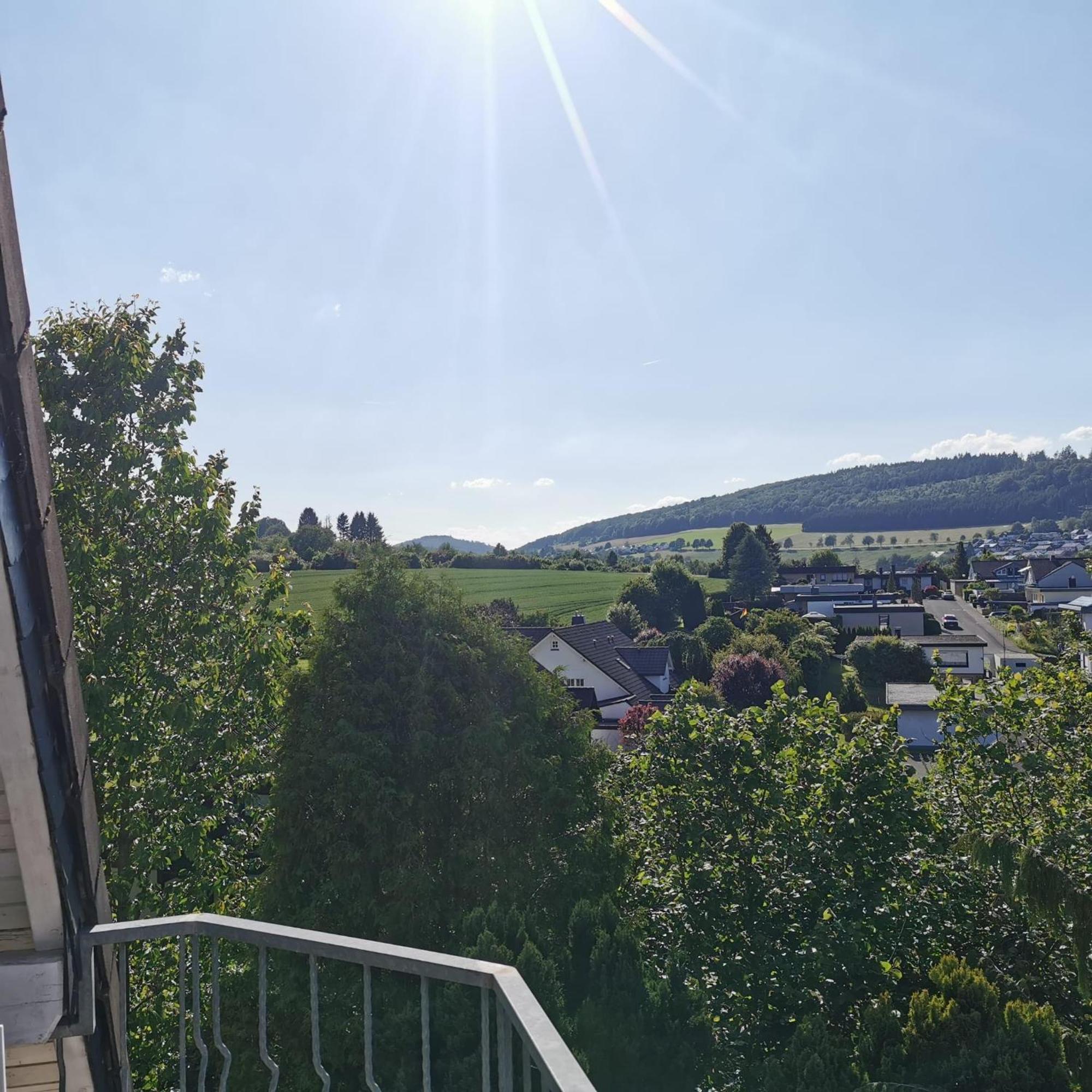 Grosse In Ruhiger Lage Mit Bergpanorama Apartment