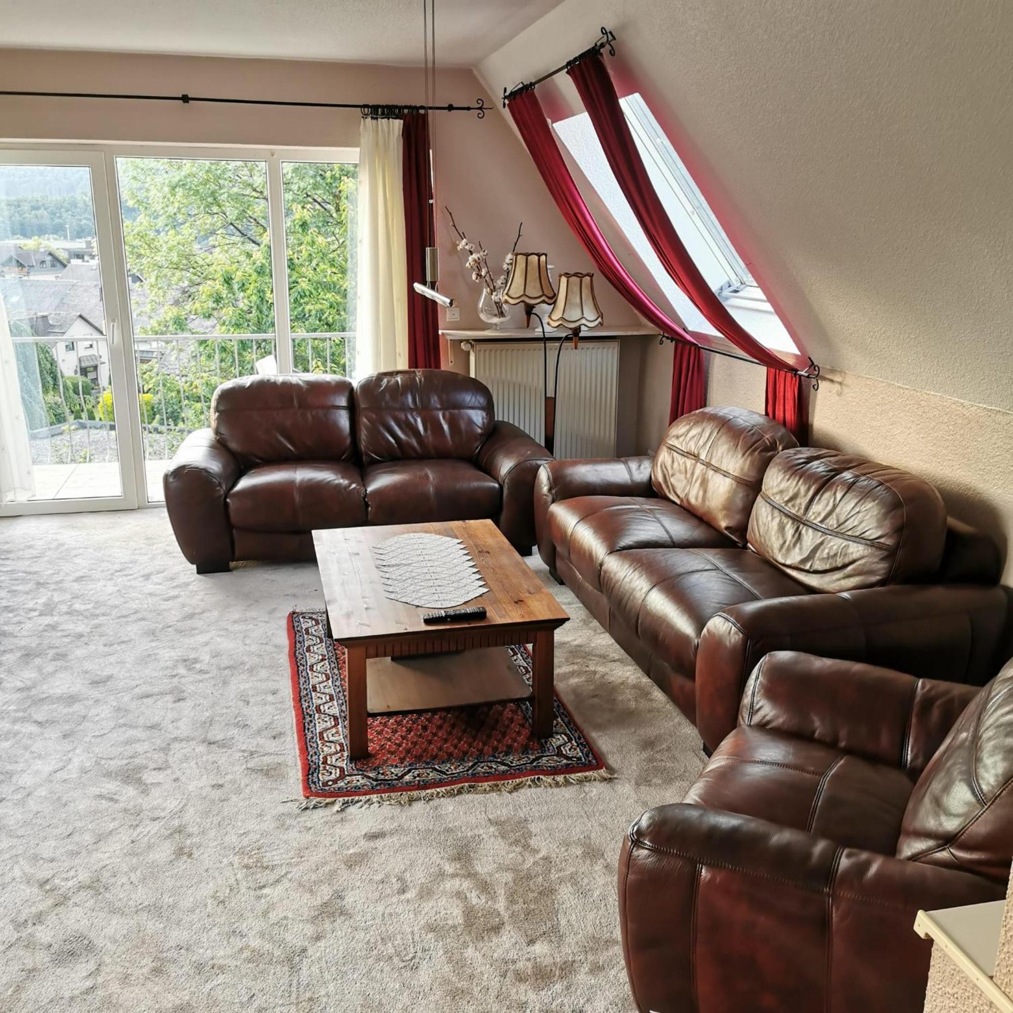 Grosse In Ruhiger Lage Mit Bergpanorama Apartment