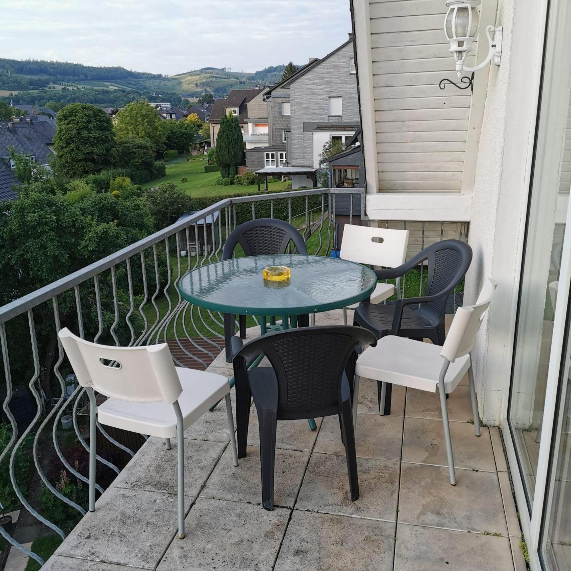 Apartment Grosse In Ruhiger Lage Mit Bergpanorama Olsberg